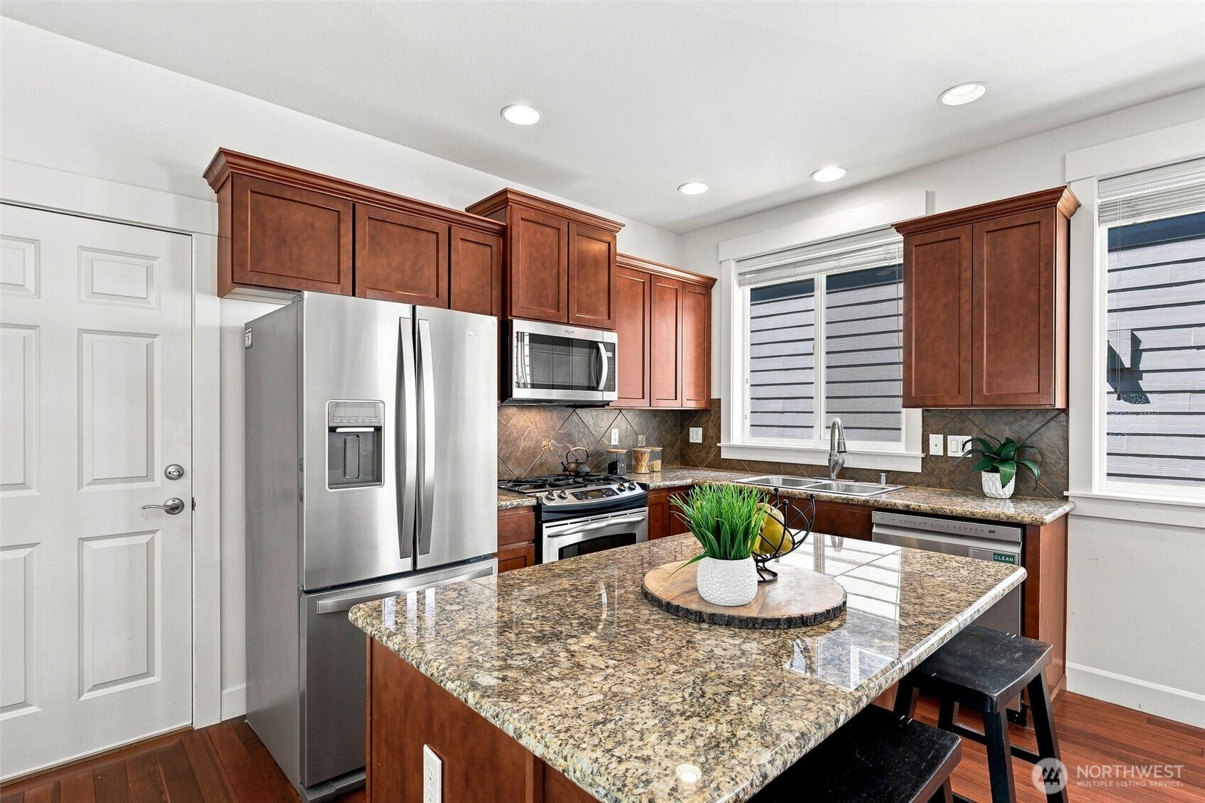 12420 NE 171st Court, Woodinville, WA 98072 12420 NE 171st Court, Woodinville, WA 98072