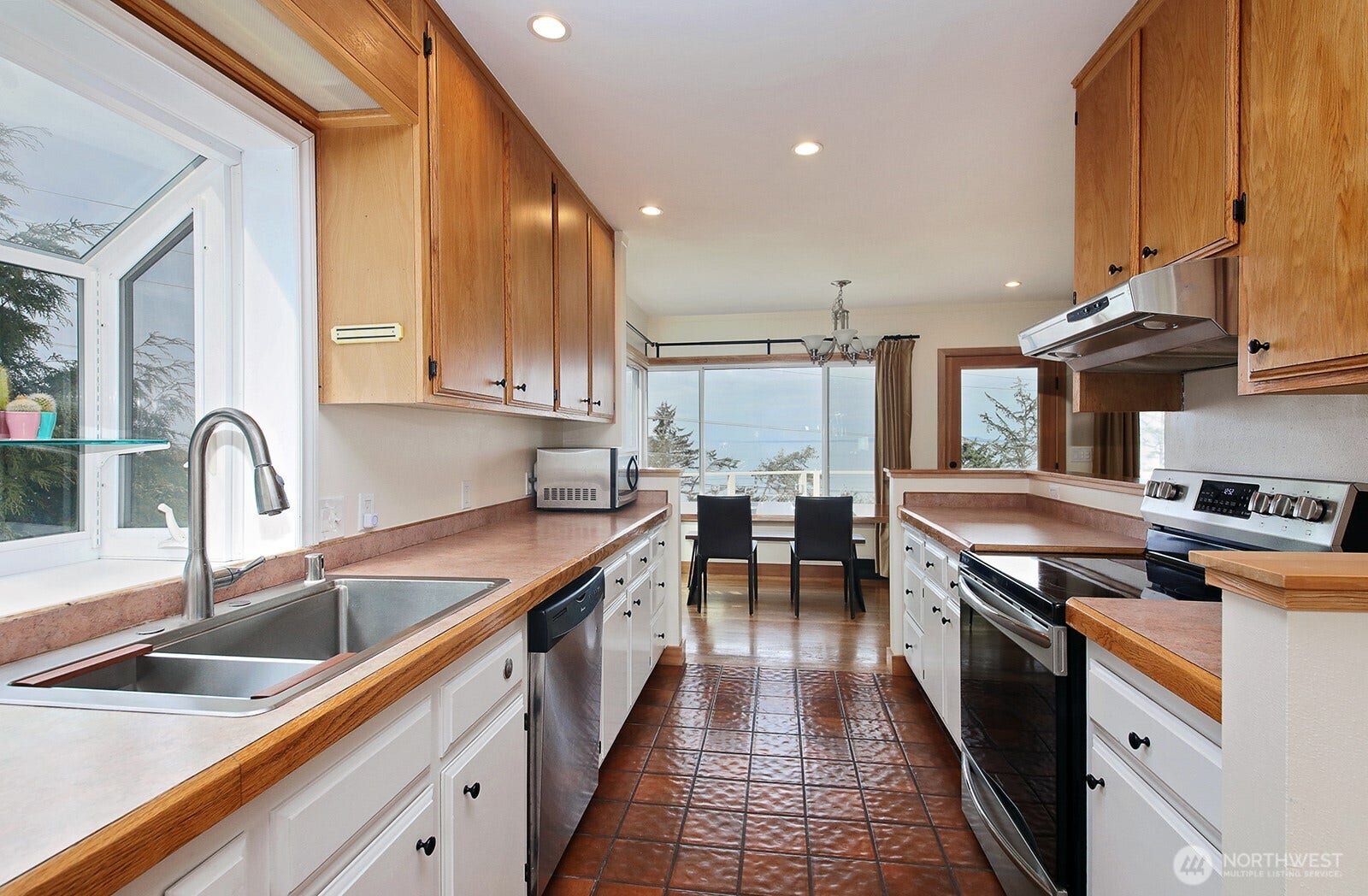 1443 Martha Way, Oak Harbor, WA 98277 1443 Martha Way, Oak Harbor, WA 98277