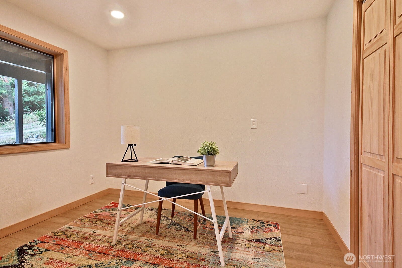 Office space or could be a guest room.