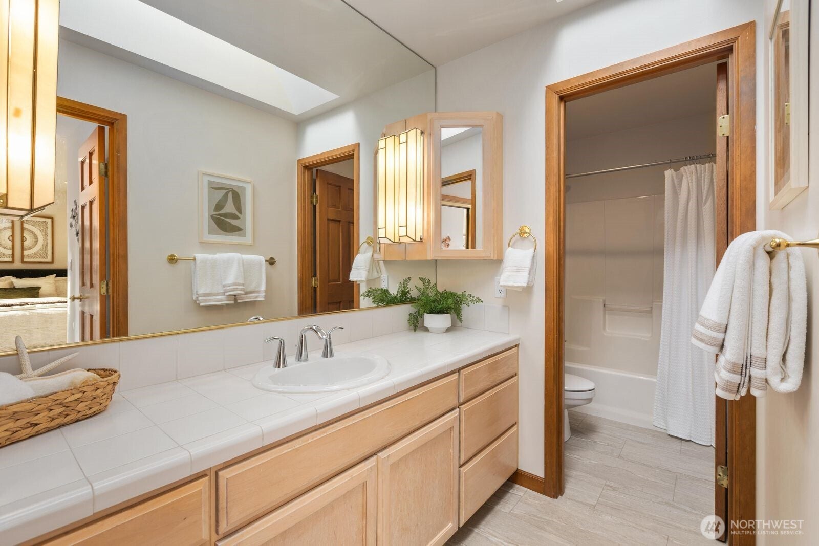 19510 223rd Avenue NE, Woodinville, WA 98077 19510 223rd Avenue NE, Woodinville, WA 98077