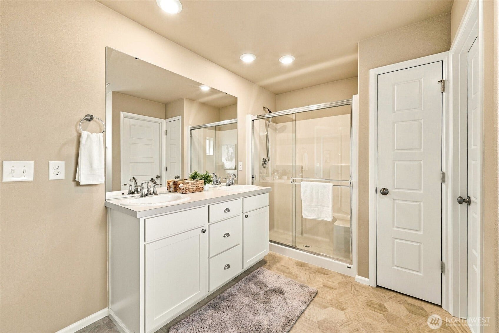 23253 SE Fir Street, Black Diamond, WA 98010