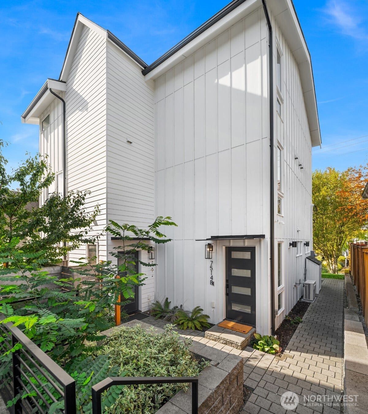 7514 28th Avenue NW, #B, Seattle, WA 98117