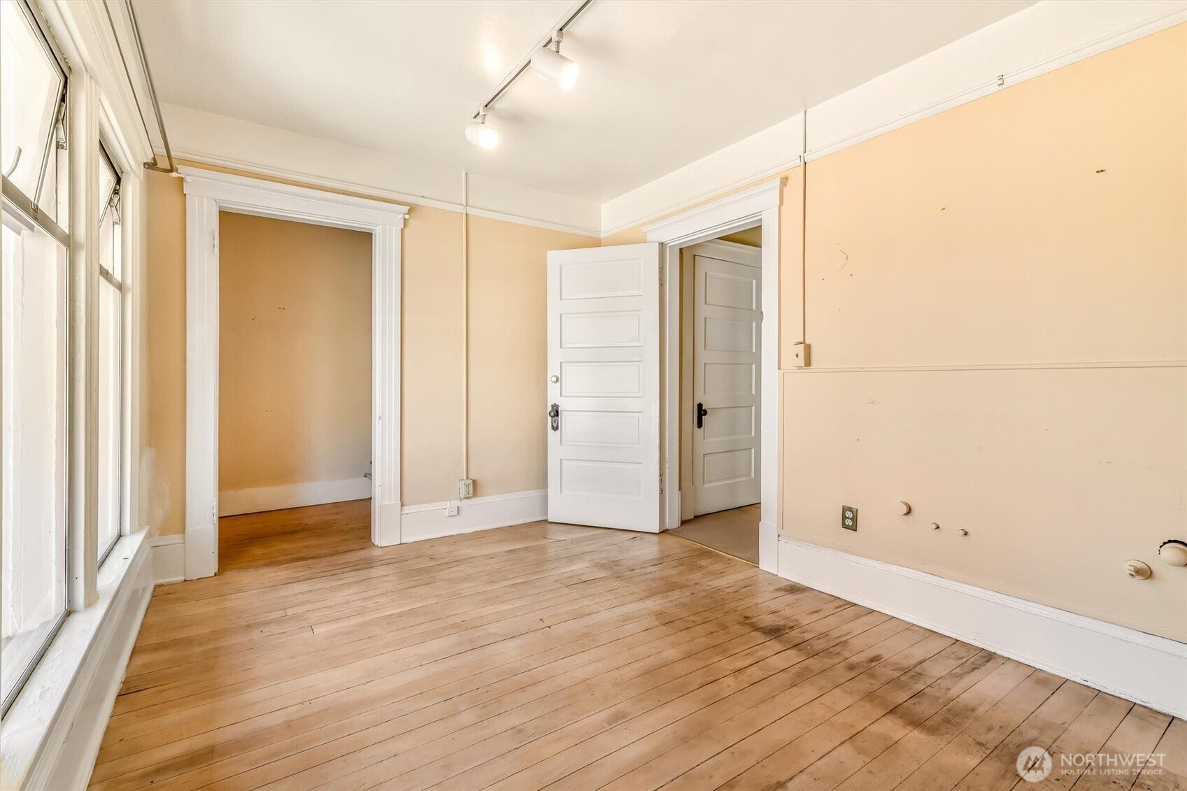 700 Warren Avenue N, Seattle, WA 98109 700 Warren Avenue N, Seattle, WA 98109