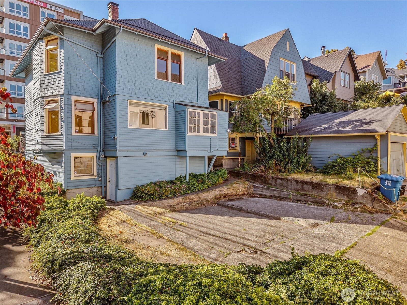 700 Warren Avenue N, Seattle, WA 98109 700 Warren Avenue N, Seattle, WA 98109