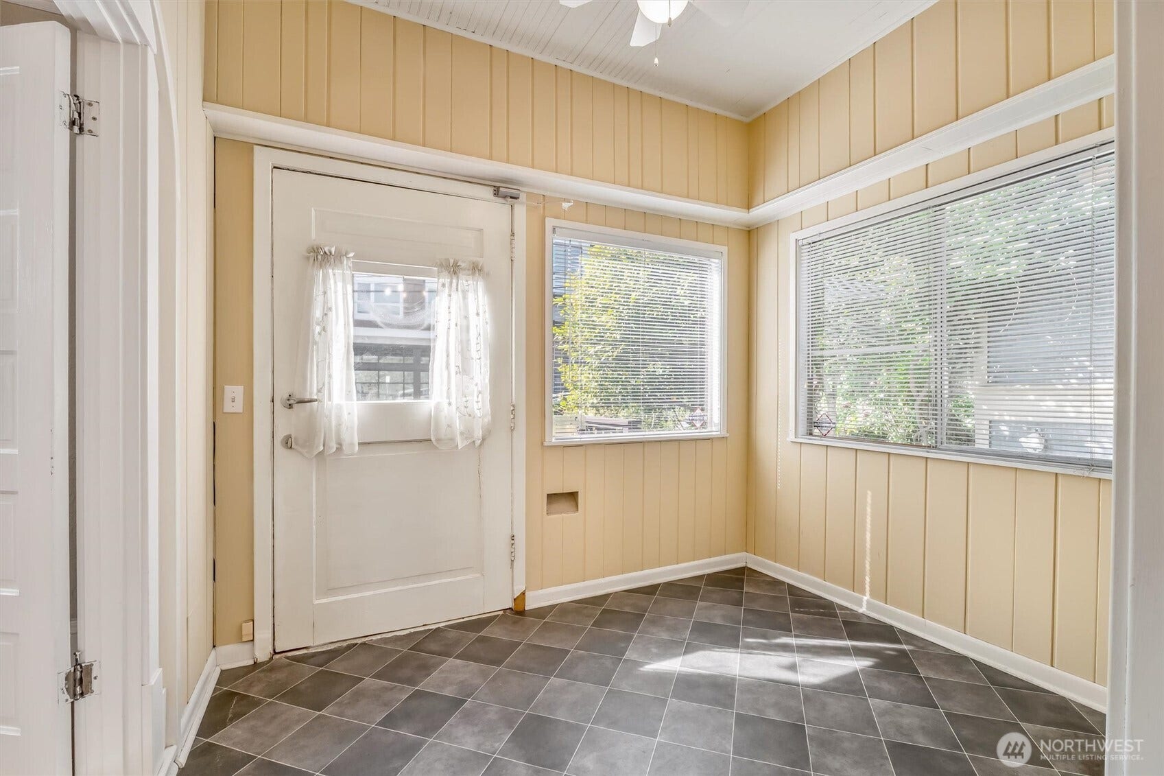 700 Warren Avenue N, Seattle, WA 98109 700 Warren Avenue N, Seattle, WA 98109