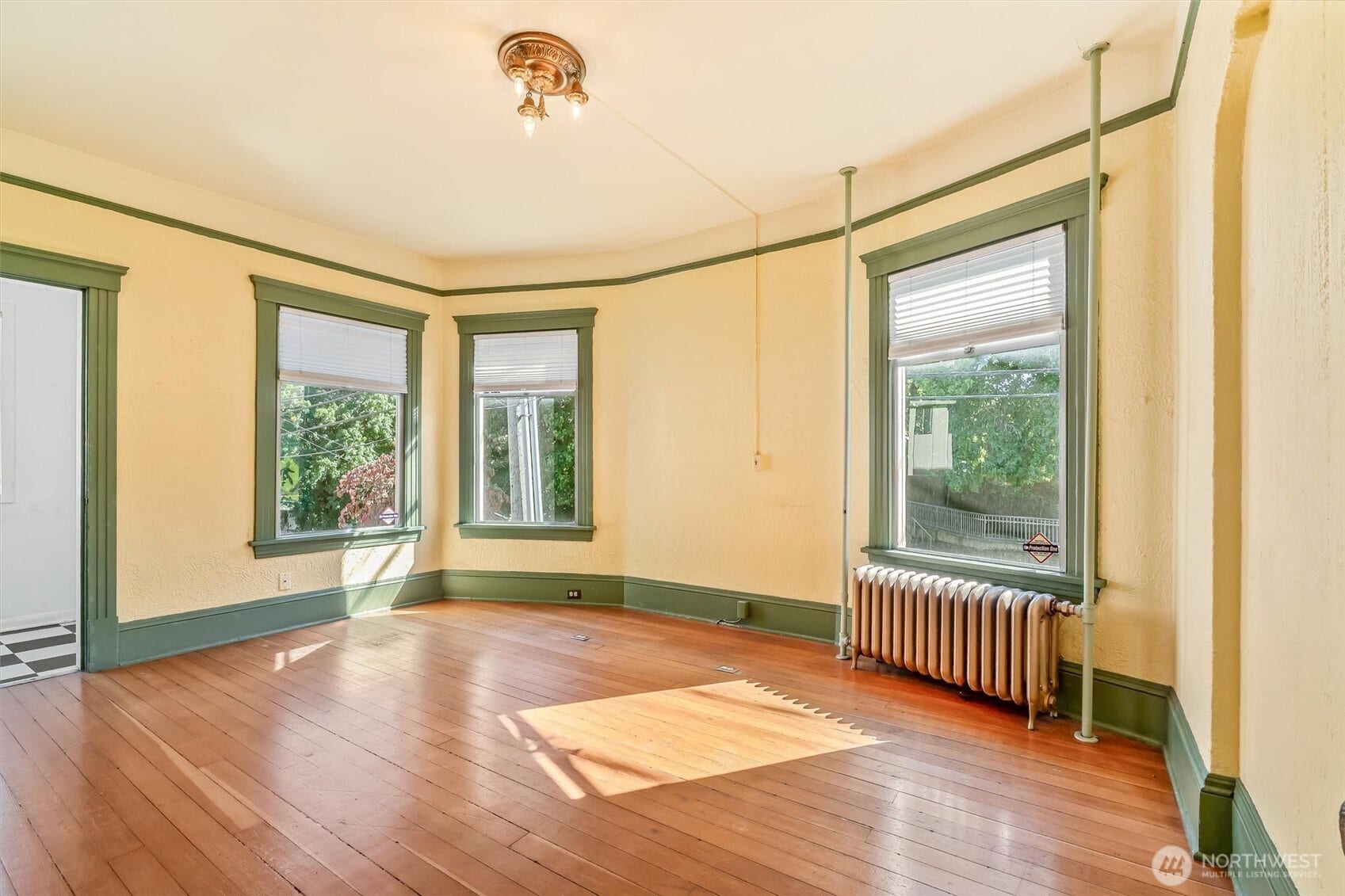 700 Warren Avenue N, Seattle, WA 98109 700 Warren Avenue N, Seattle, WA 98109