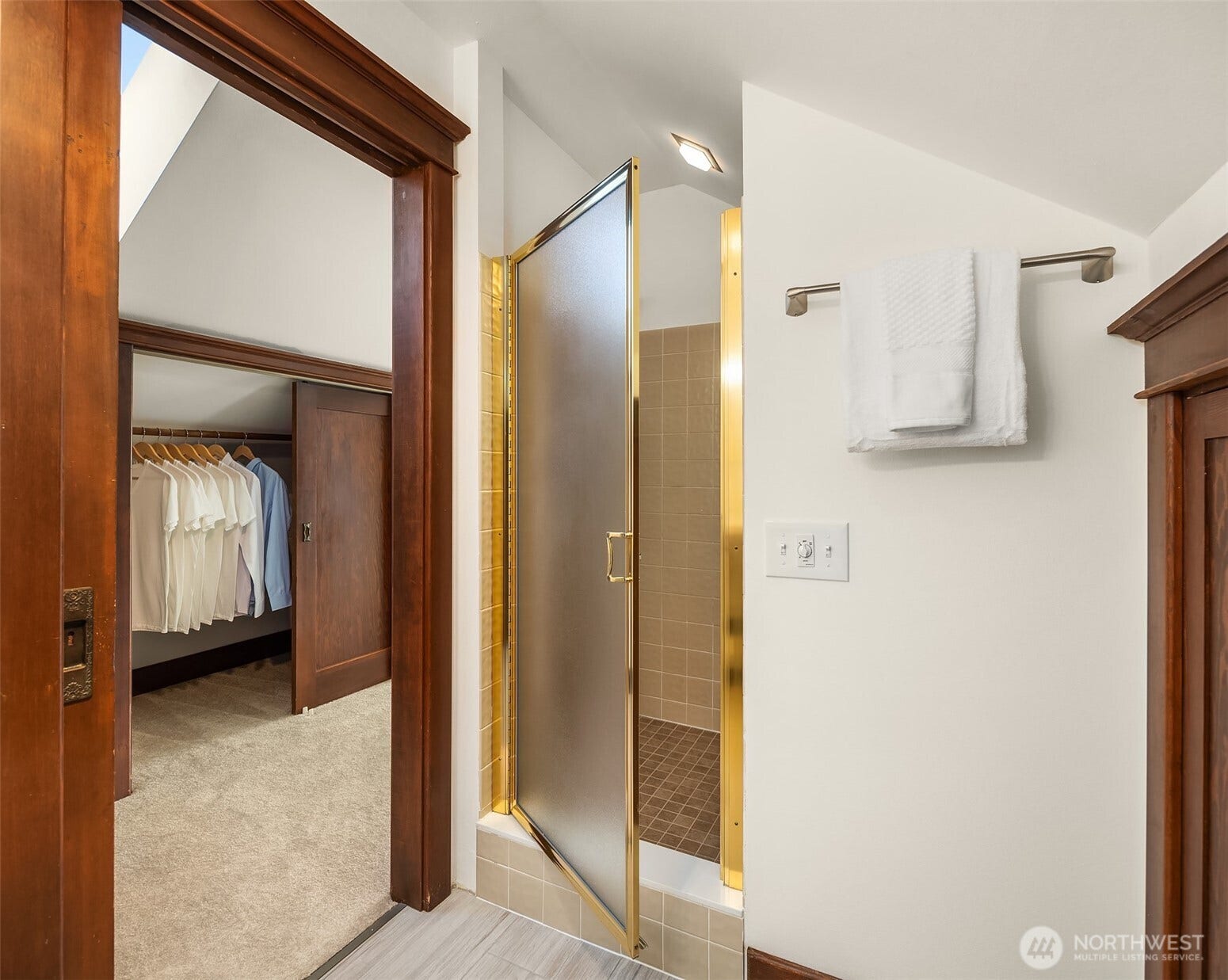 6220 2nd Avenue NW, Seattle, WA 98107 Upper Level-Primary Ensuite
