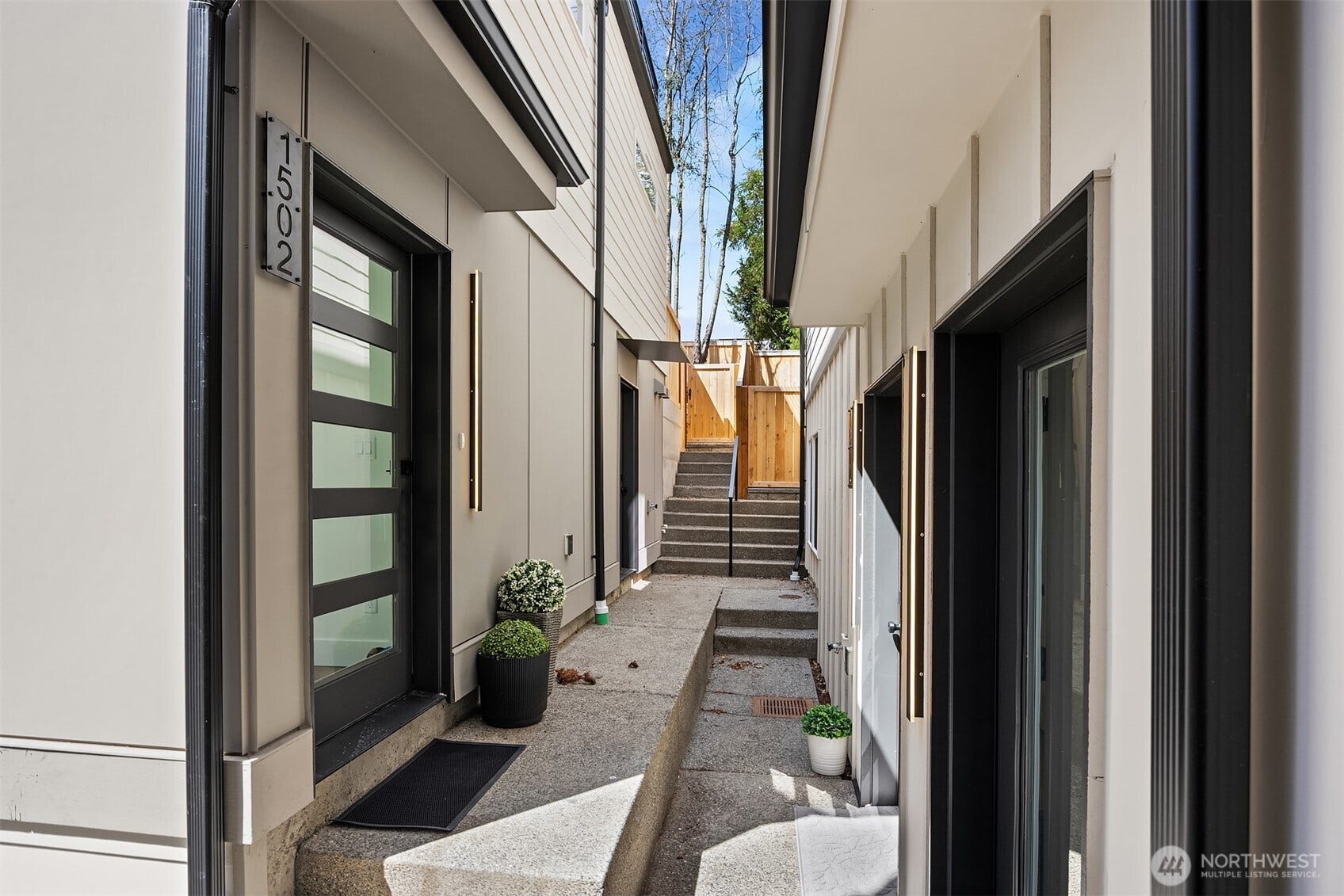 1502 N 100th Street, Seattle, WA 98133 1502 N 100th Street, Seattle, WA 98133