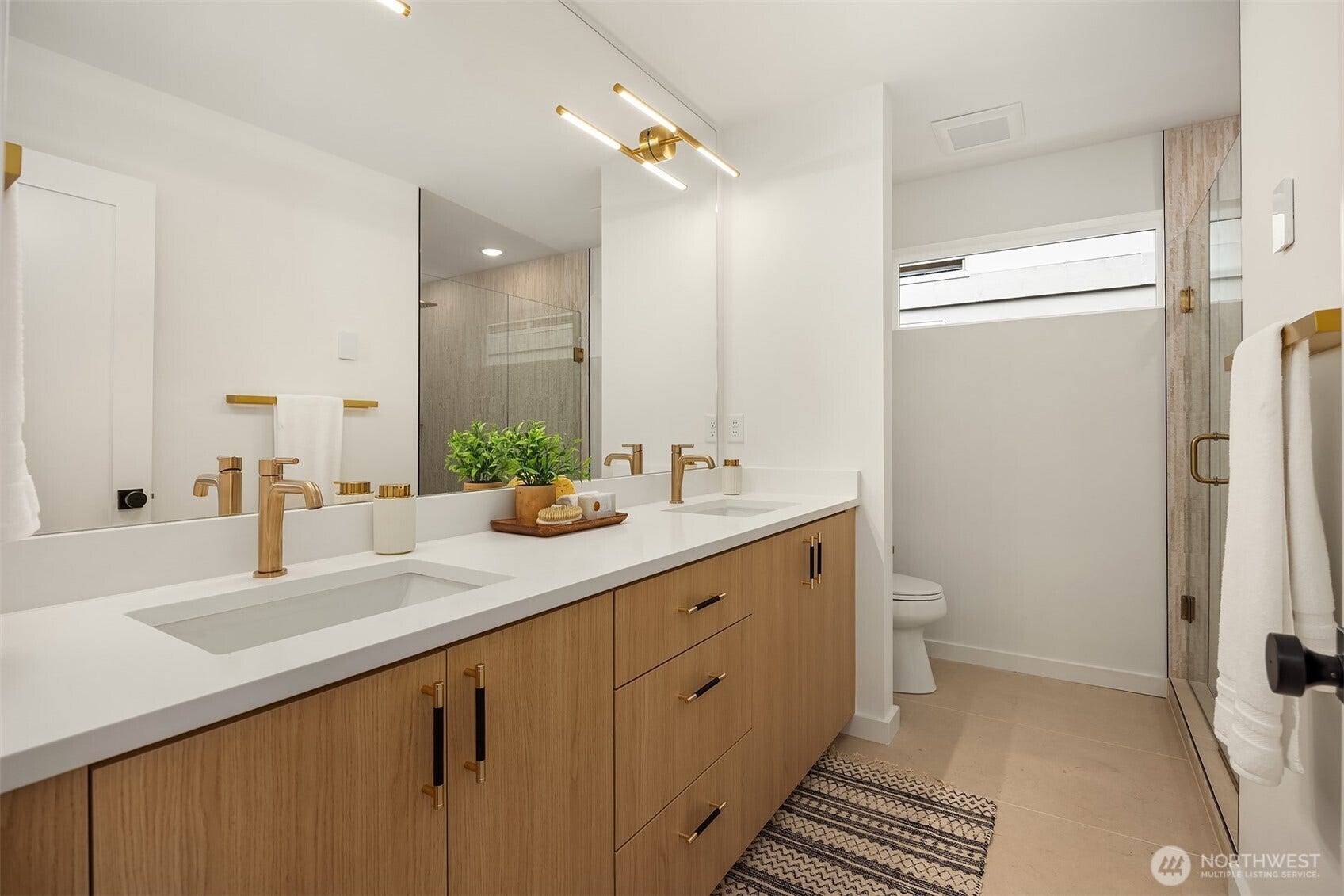 1502 N 100th Street, Seattle, WA 98133 1502 N 100th Street, Seattle, WA 98133