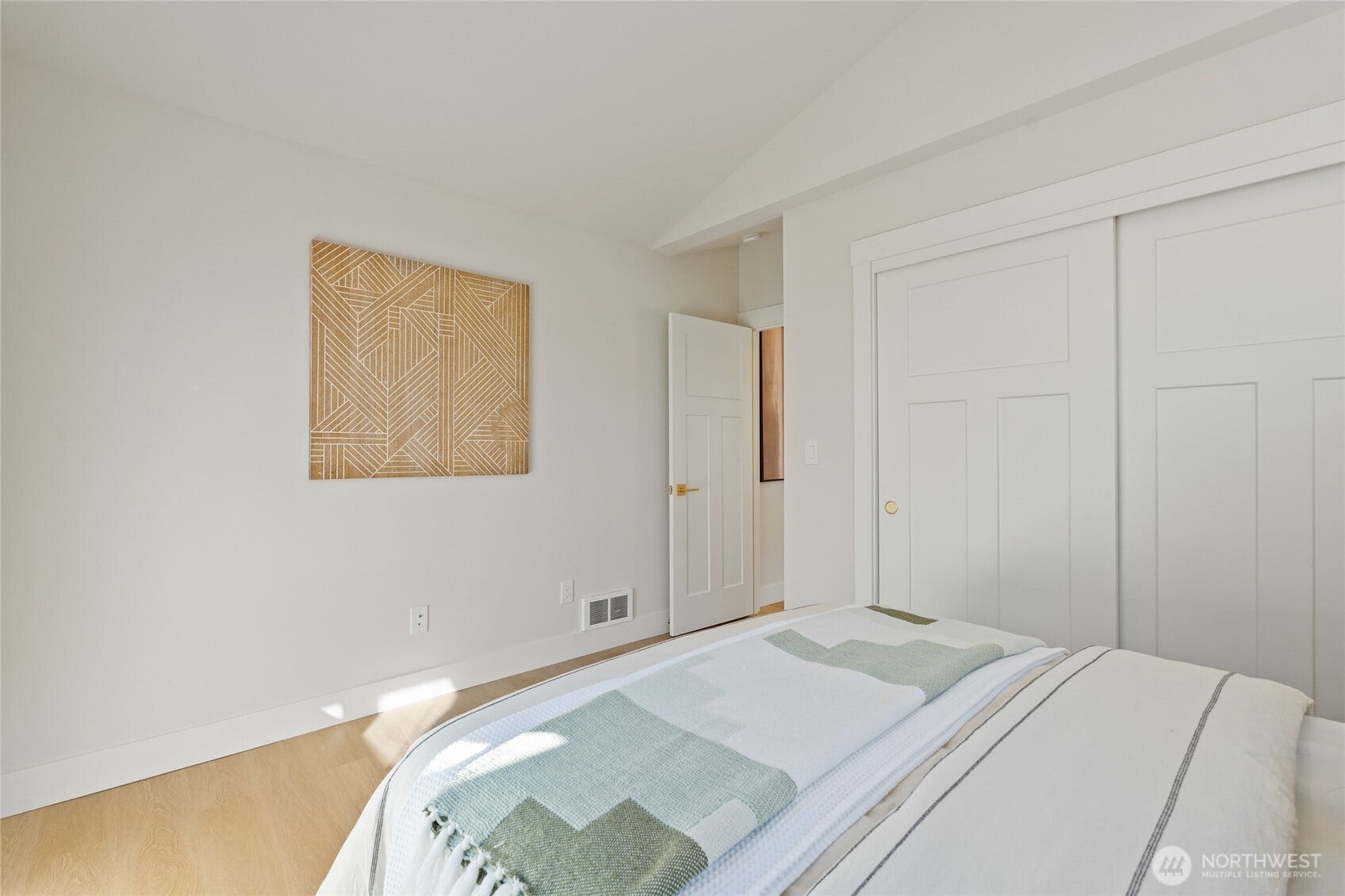 261 NW 42nd Avenue, Seattle, WA 98107