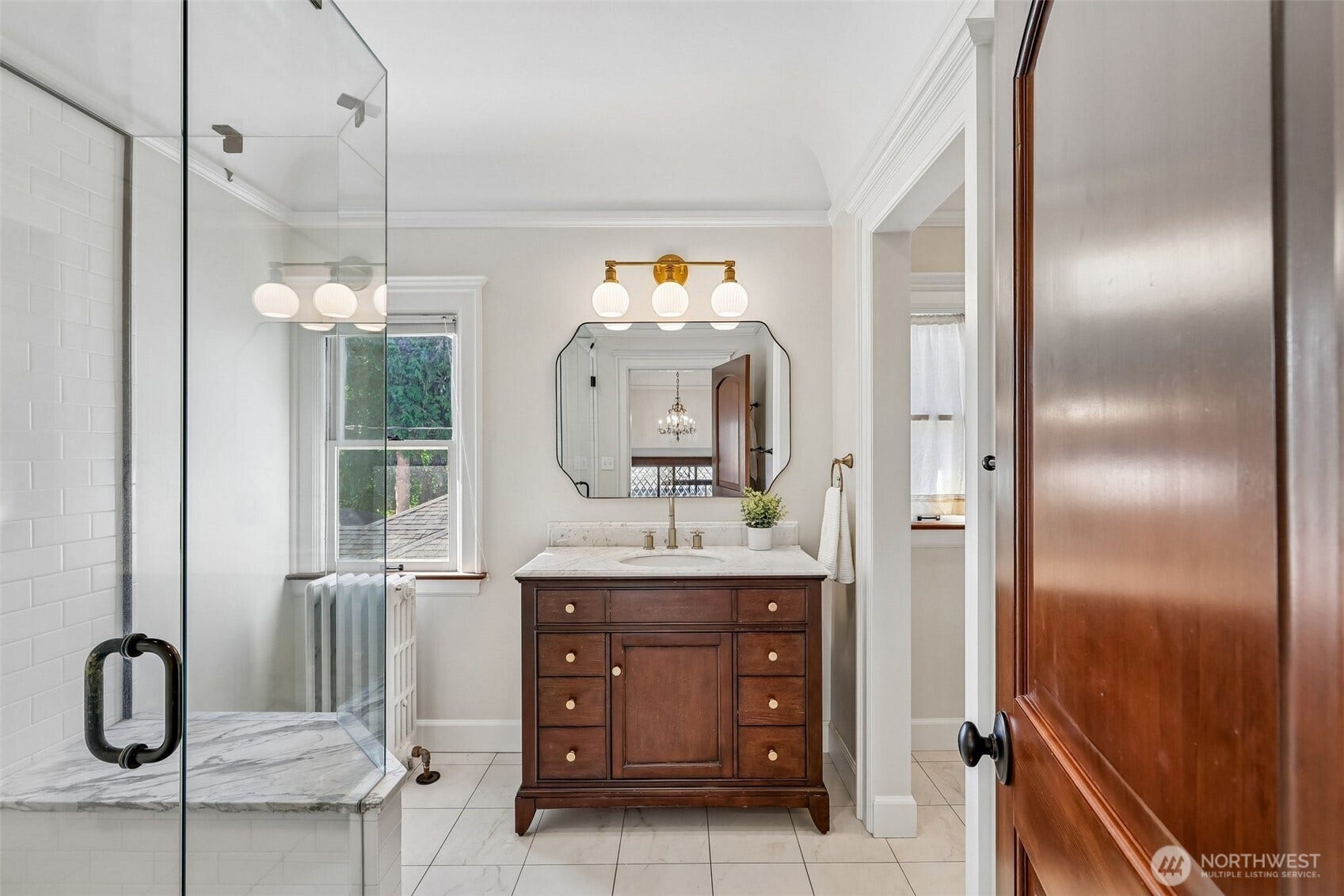 5260 16th Avenue NE, Seattle, WA 98105 Primary bathroom