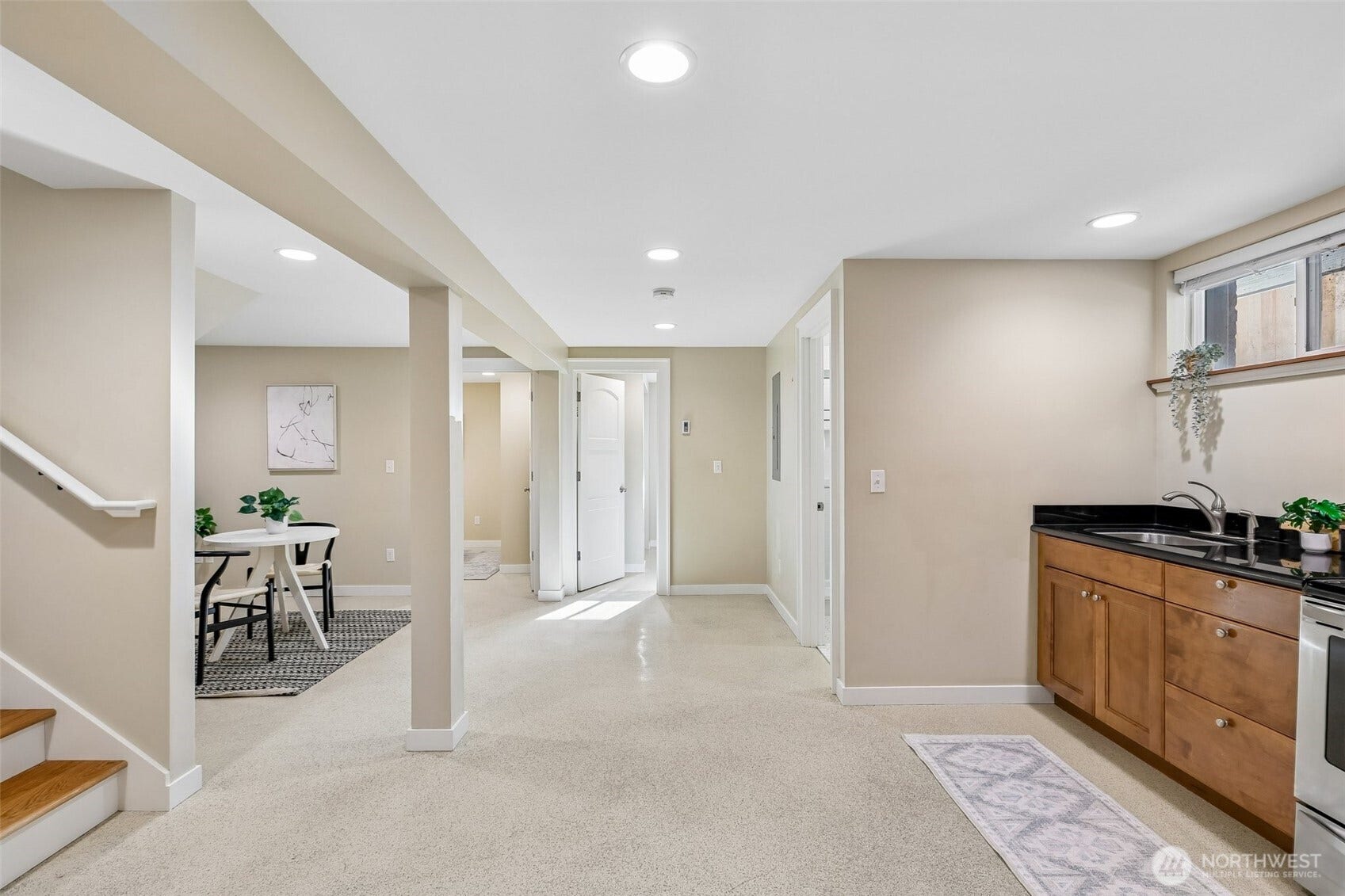 5260 16th Avenue NE, Seattle, WA 98105 5260 16th Avenue NE, Seattle, WA 98105