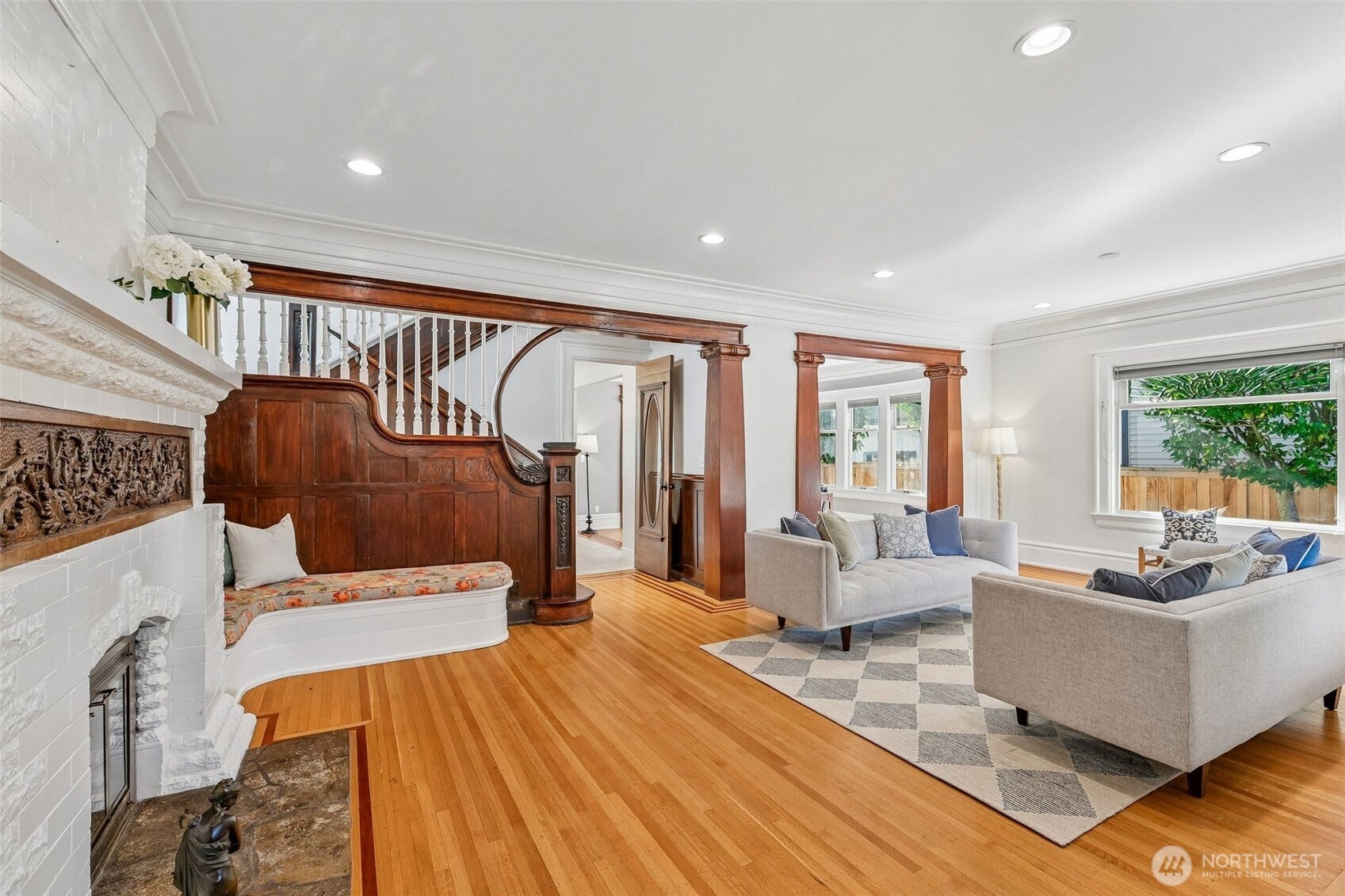 5260 16th Avenue NE, Seattle, WA 98105 5260 16th Avenue NE, Seattle, WA 98105