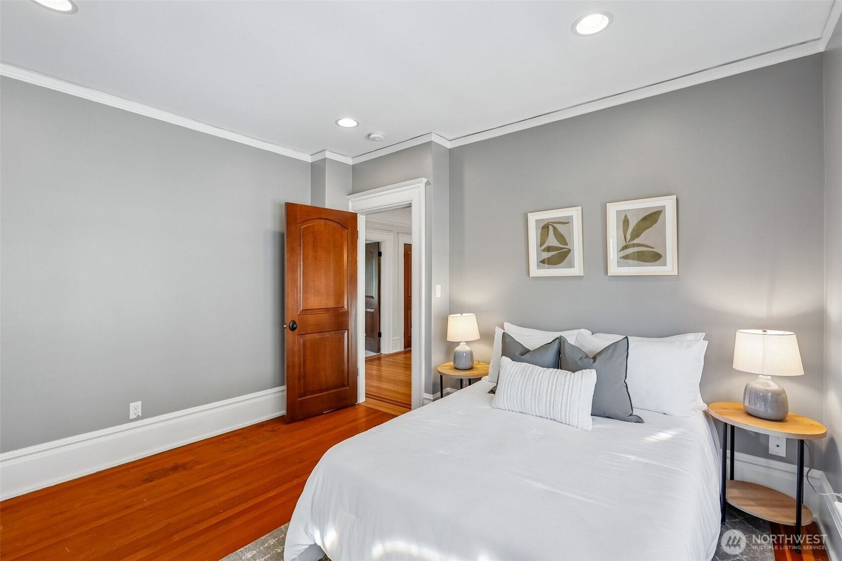 5260 16th Avenue NE, Seattle, WA 98105 5260 16th Avenue NE, Seattle, WA 98105