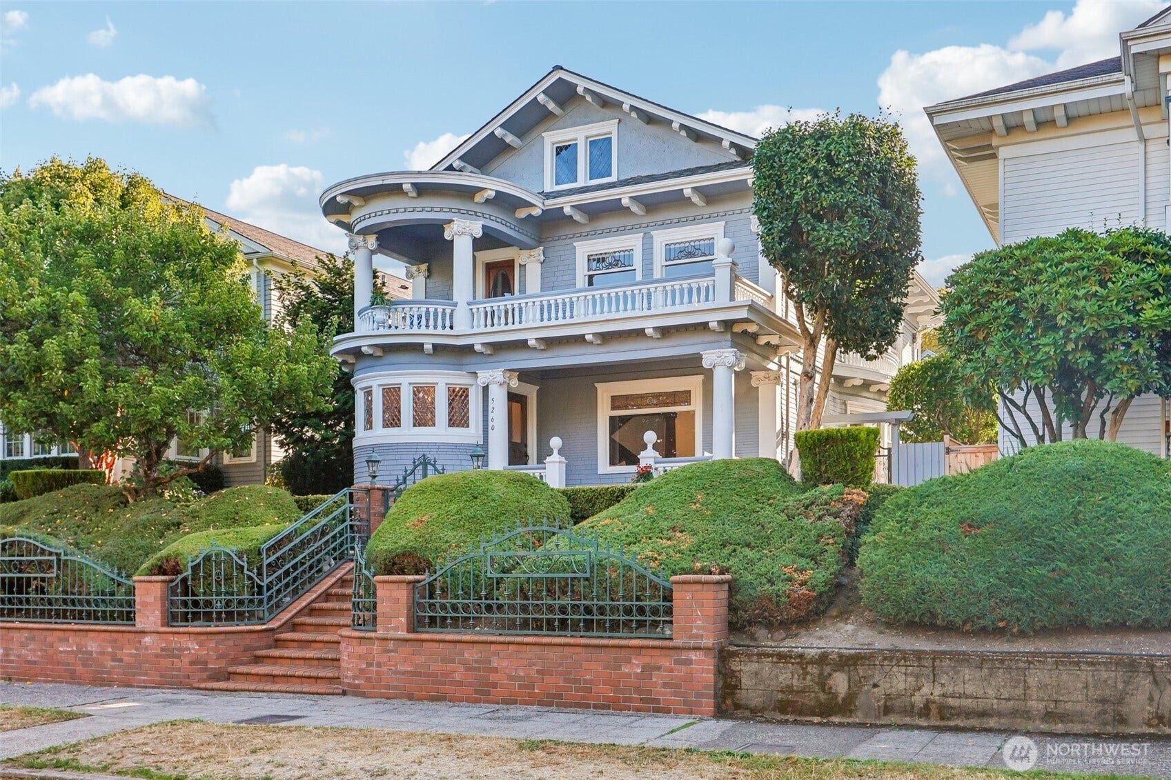 5260 16th Avenue NE, Seattle, WA 98105 5260 16th Avenue NE, Seattle, WA 98105