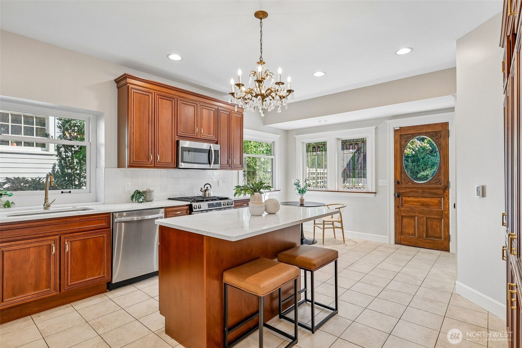 5260 16th Avenue NE, Seattle, WA 98105 5260 16th Avenue NE, Seattle, WA 98105
