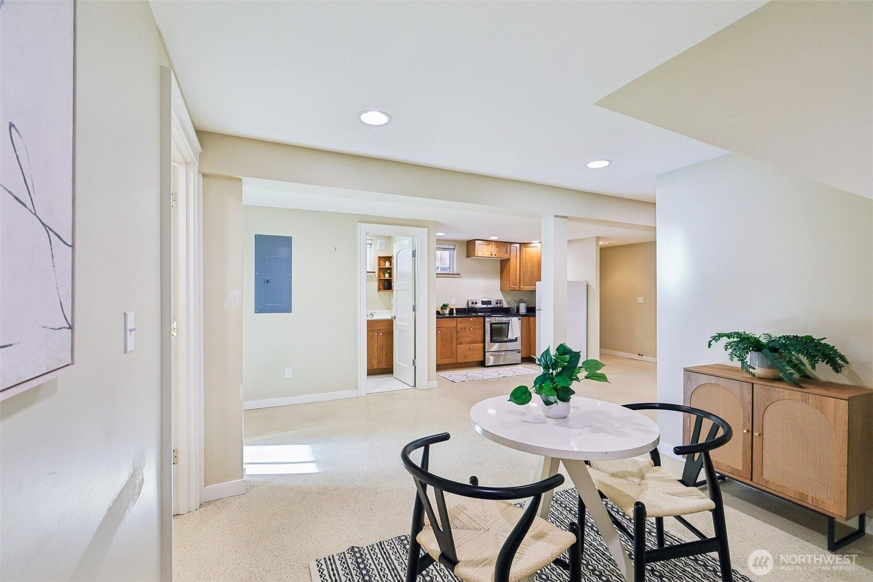 5260 16th Avenue NE, Seattle, WA 98105 5260 16th Avenue NE, Seattle, WA 98105