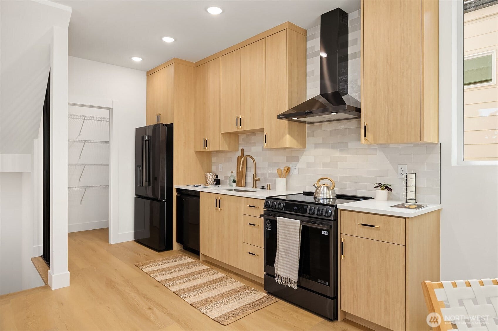 1504 N 100th Street, Seattle, WA 98133 1504 N 100th Street, Seattle, WA 98133