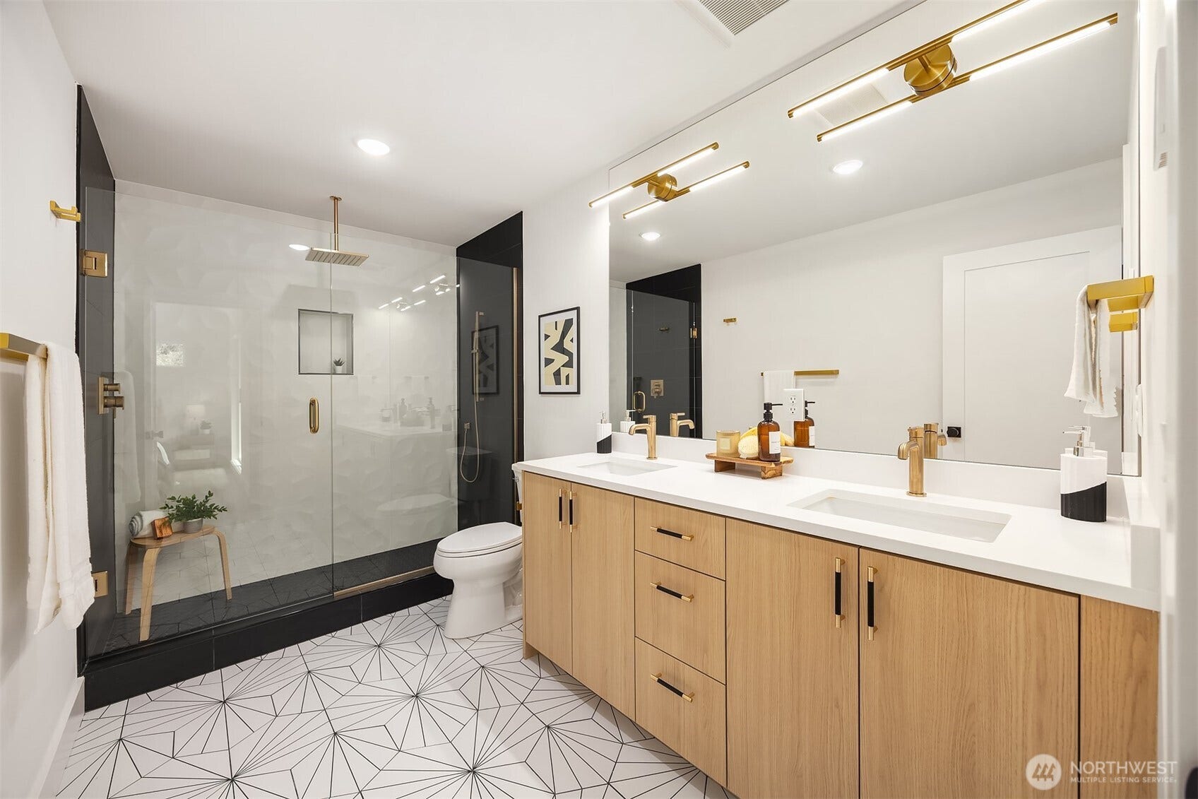1504 N 100th Street, Seattle, WA 98133 1504 N 100th Street, Seattle, WA 98133