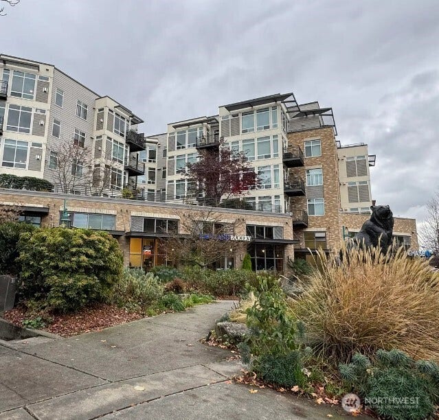 211 Kirkland Avenue, #519, Kirkland, WA 98033