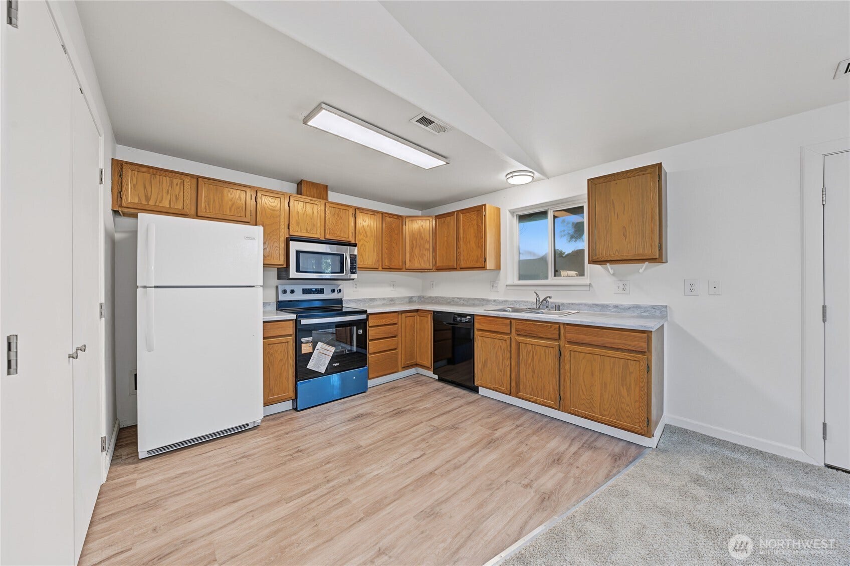 1016 E Hayden Drive, Moses Lake, WA 98837 1016 E Hayden Drive, Moses Lake, WA 98837