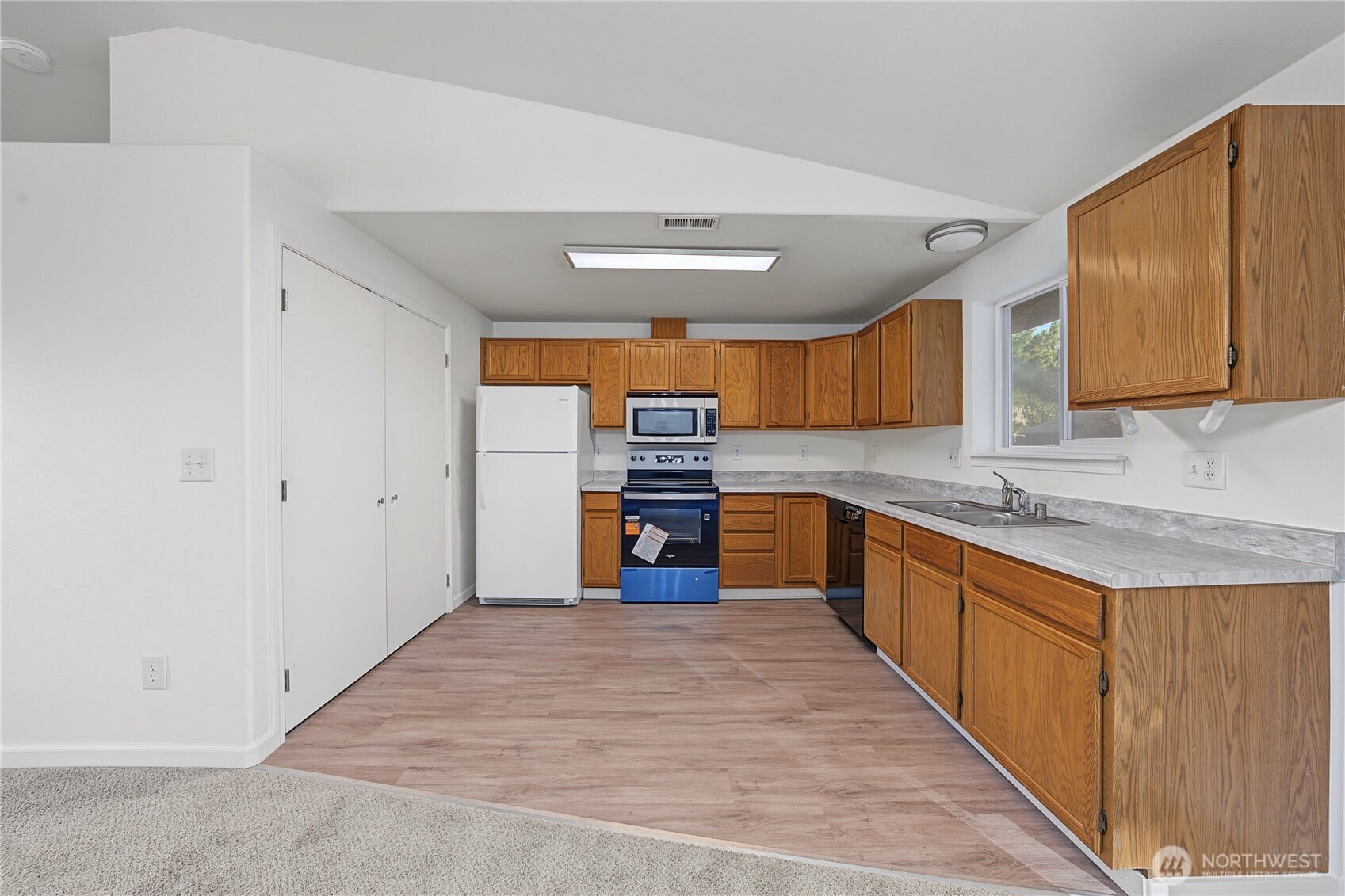 1016 E Hayden Drive, Moses Lake, WA 98837 1016 E Hayden Drive, Moses Lake, WA 98837