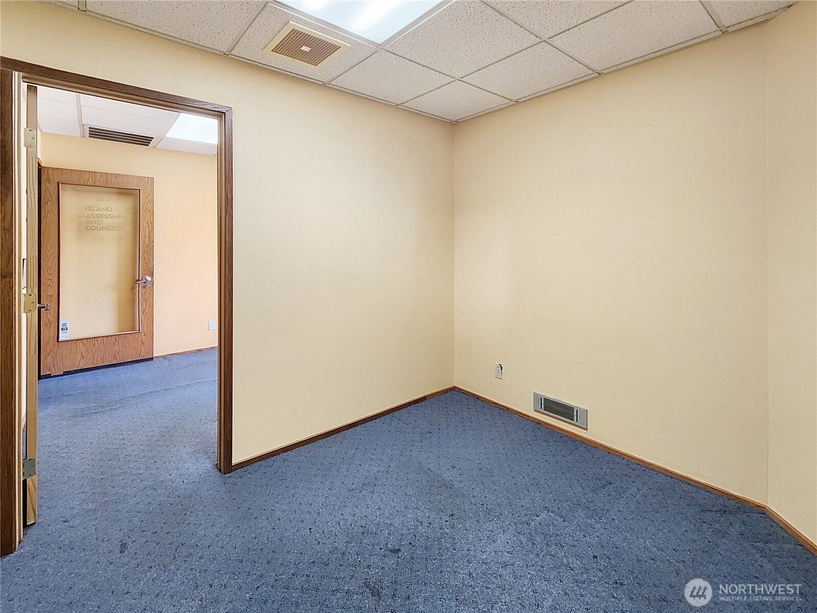 520 E Whidbey Avenue, #205, Oak Harbor, WA 98277 520 E Whidbey Avenue, #205, Oak Harbor, WA 98277