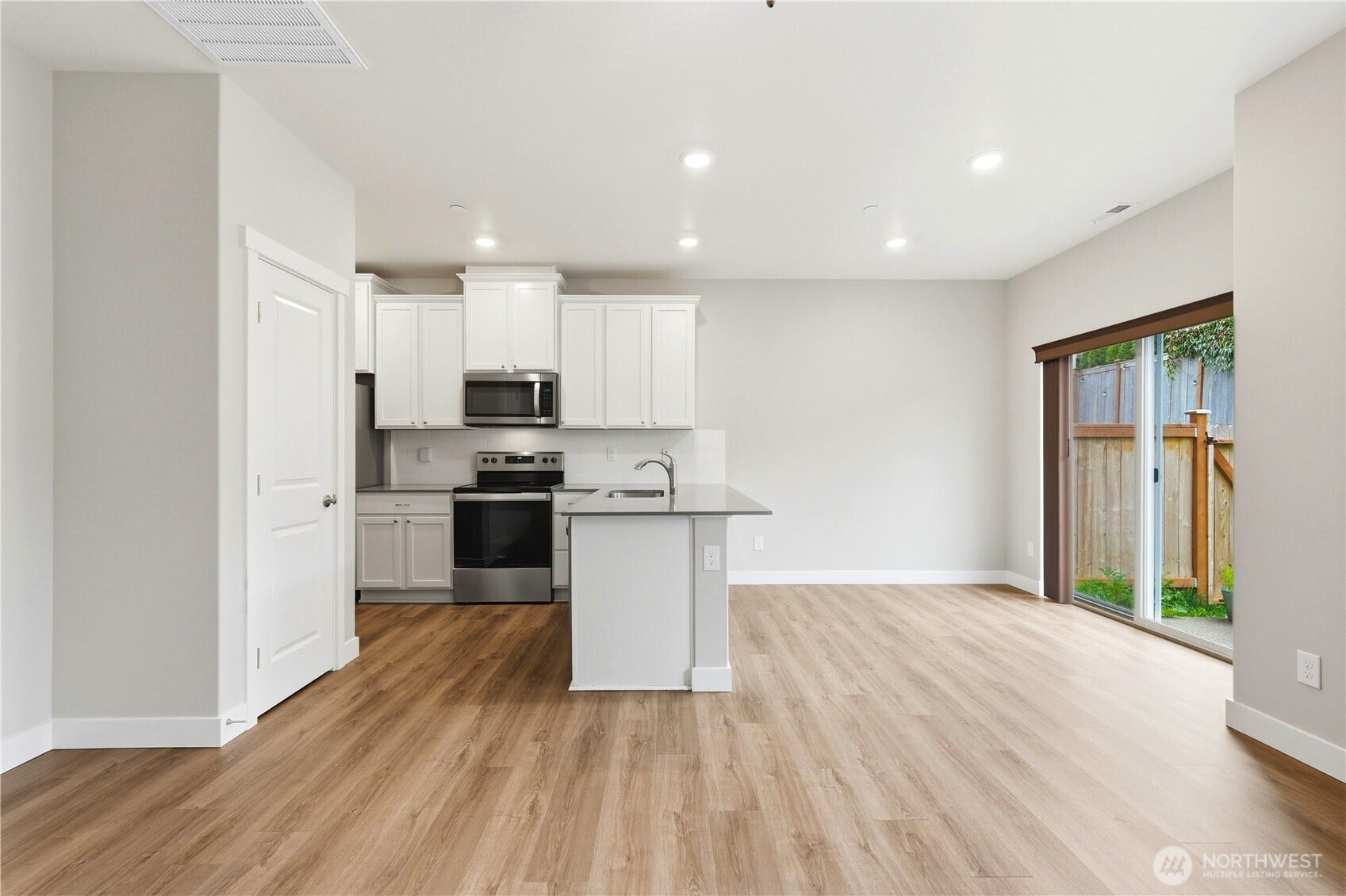 8405 Gilman Way, Arlington, WA 98223