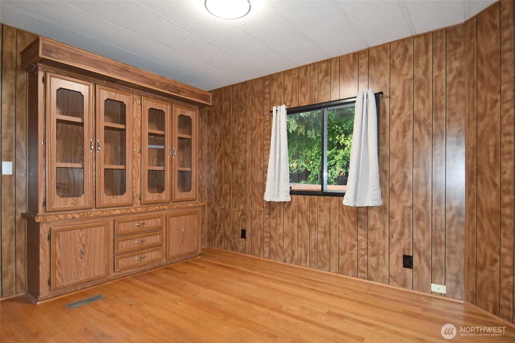 18430 NE Woodinville Duvall Place, Woodinville, WA 98077 18430 NE Woodinville Duvall Place, Woodinville, WA 98077