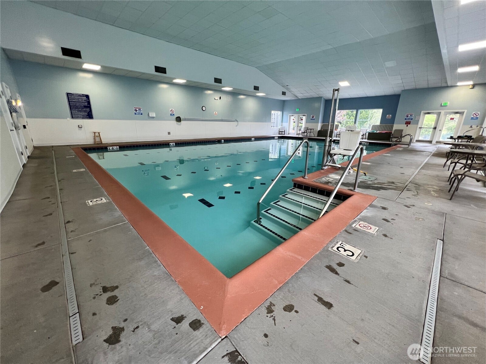 22475 SE 38th Terrace, #1418, Issaquah, WA 98029 Clubhouse pool