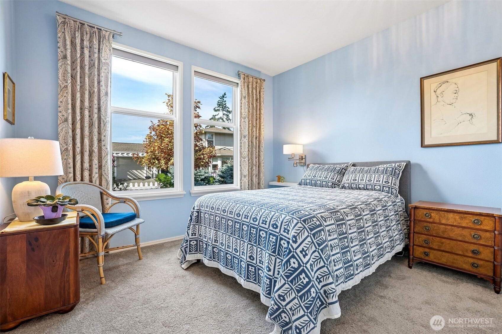 22475 SE 38th Terrace, #1418, Issaquah, WA 98029 Bedroom 1 is at front of home. Remote to control the up/down shades