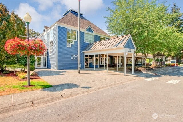 22475 SE 38th Terrace, #1418, Issaquah, WA 98029 Town Hall is central event center for residents