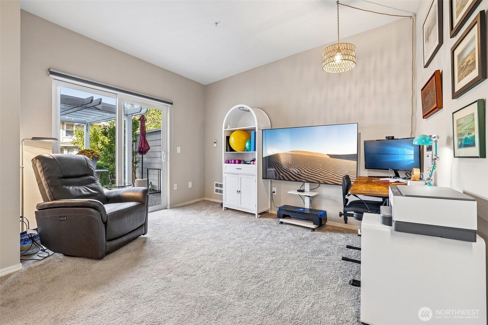 22475 SE 38th Terrace, #1418, Issaquah, WA 98029 Large space and is essentially the primary bedroom