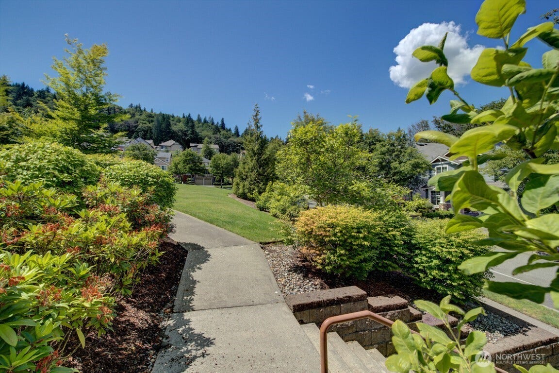 2140 NW Far Country Lane, Issaquah, WA 98027