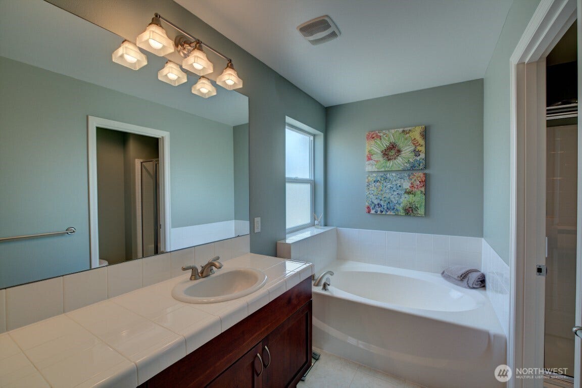 2140 NW Far Country Lane, Issaquah, WA 98027