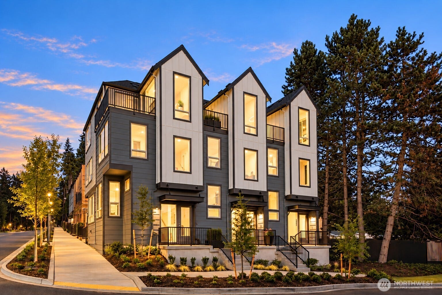 341 NE 155th St (Homesite #30), Shoreline, WA 98155 Photos depict model home and are for illustrative purposes only. Actual layout, finishes, colors, fixtures, landscaping, and views may vary from the home offered.