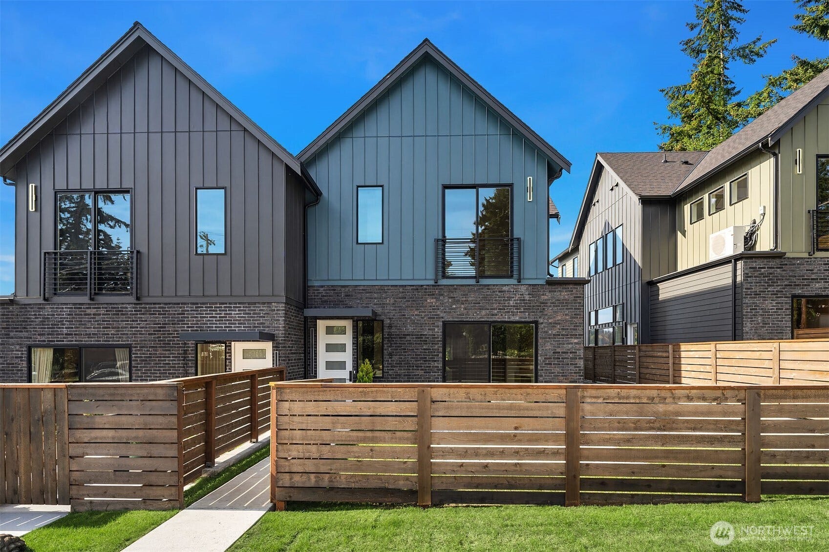 18603 B 104th Avenue NE, Bothell, WA 98011