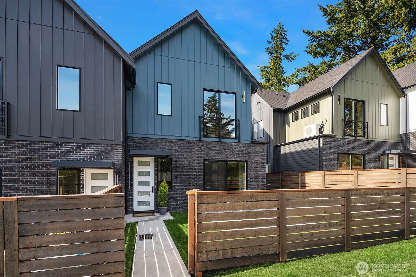 18603 B 104th Avenue NE, Bothell, WA 98011