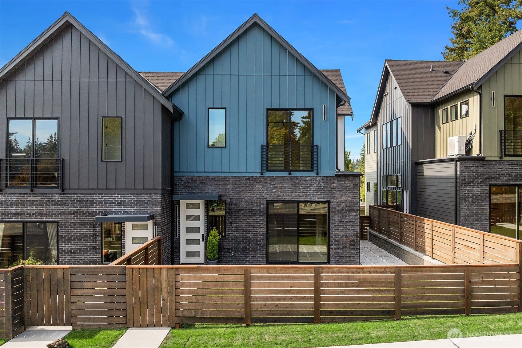 18603 B 104th Avenue NE, Bothell, WA 98011