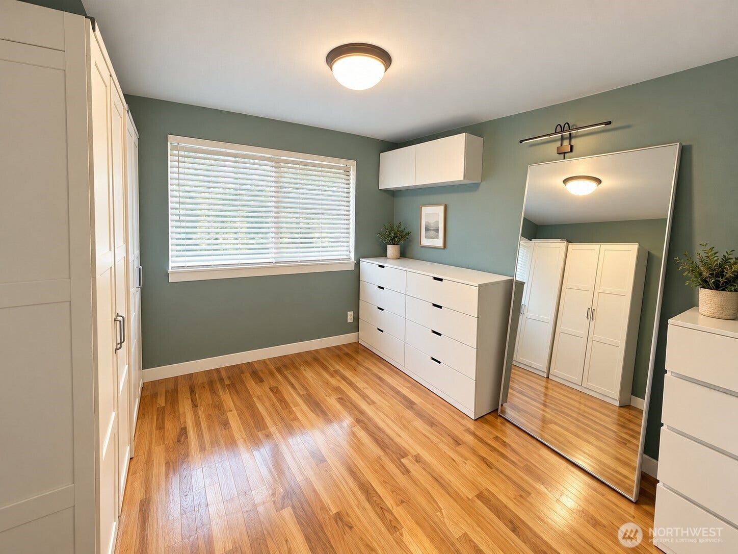 401 109th Avenue SE, Bellevue, WA 98004 401 109th Avenue SE, Bellevue, WA 98004