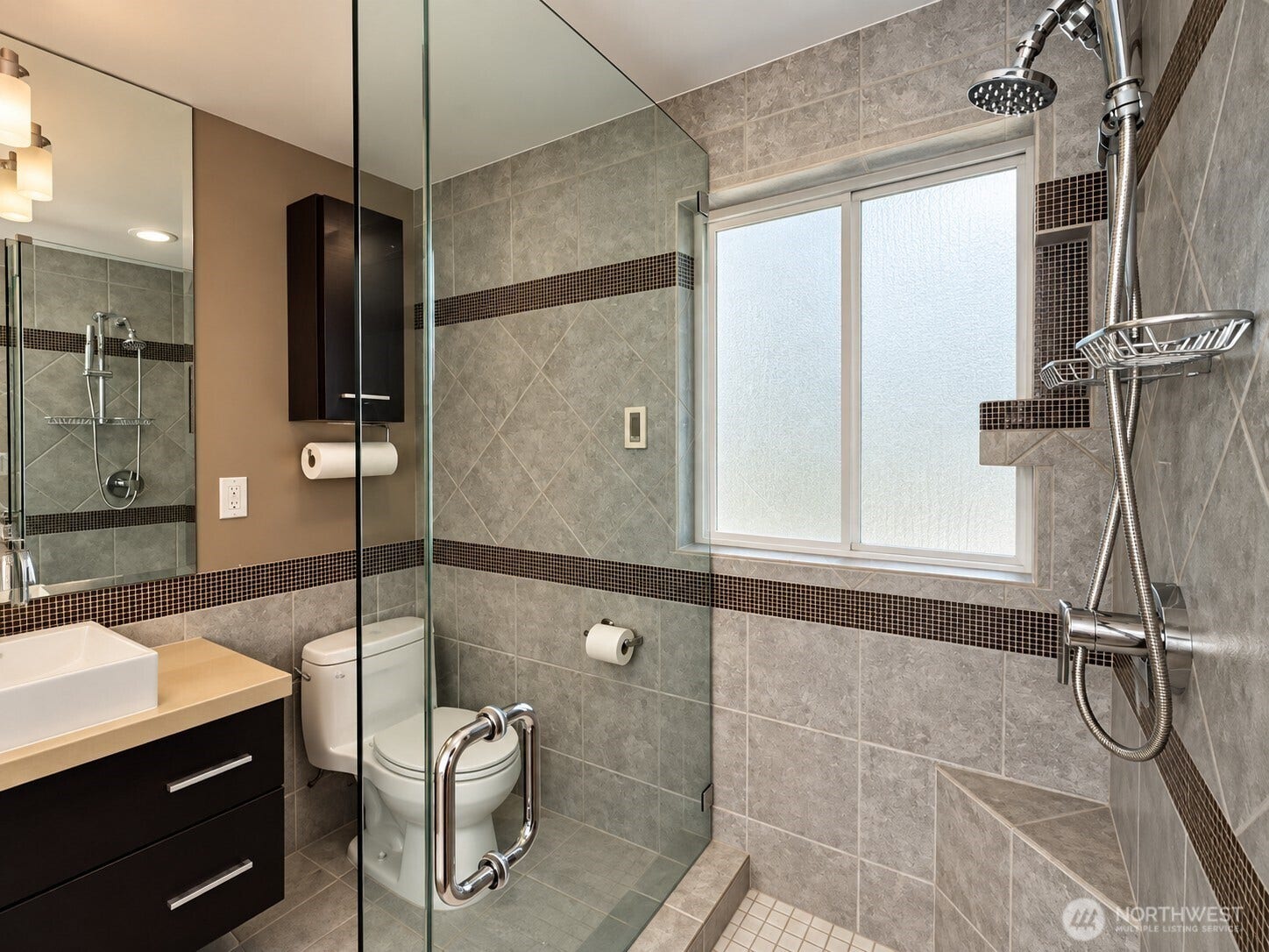 401 109th Avenue SE, Bellevue, WA 98004 401 109th Avenue SE, Bellevue, WA 98004