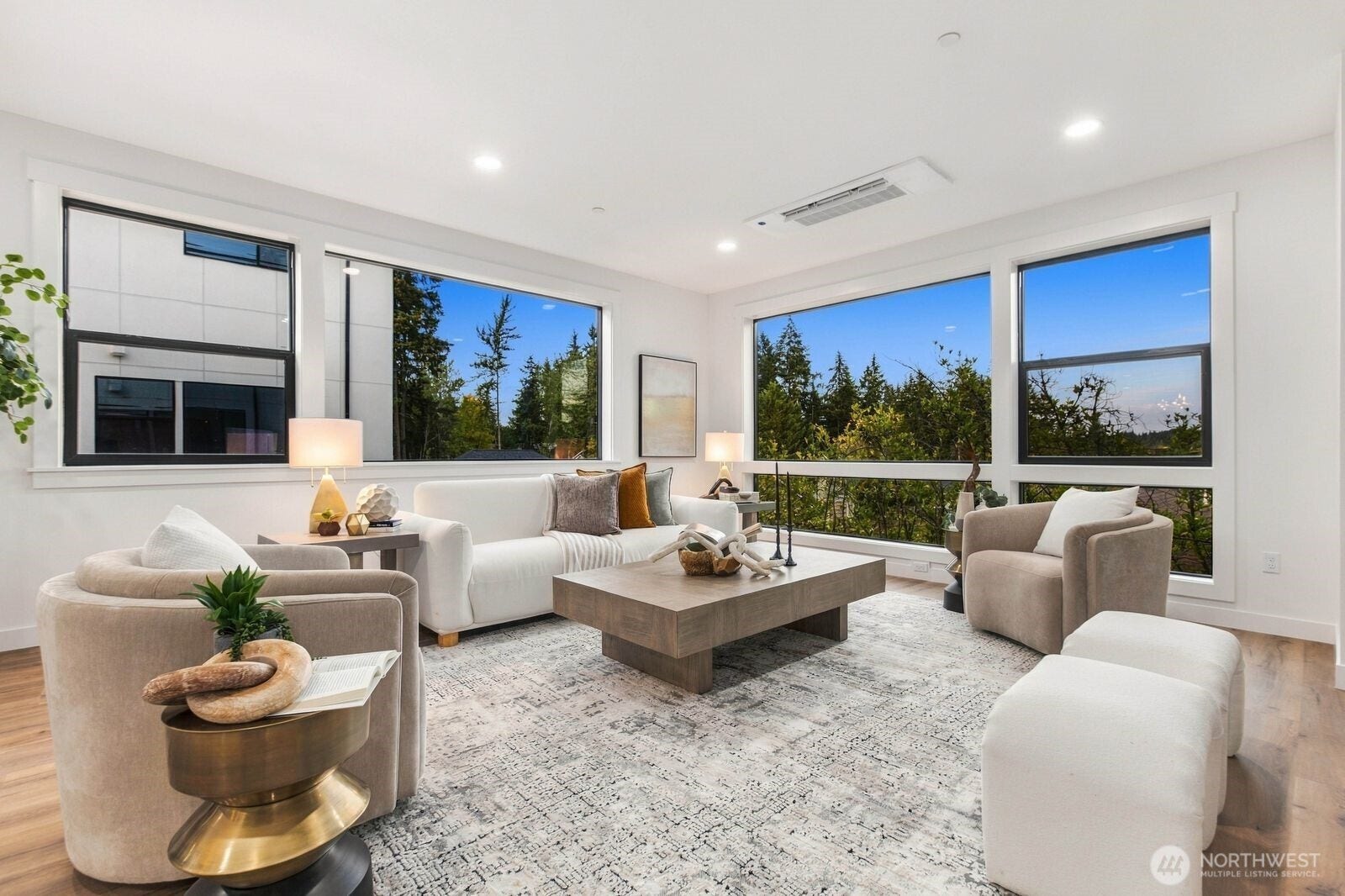 932 Duchess Road, #B-3, Bothell, WA 98012 Expansive windows fill the space with an abundance of natural light.