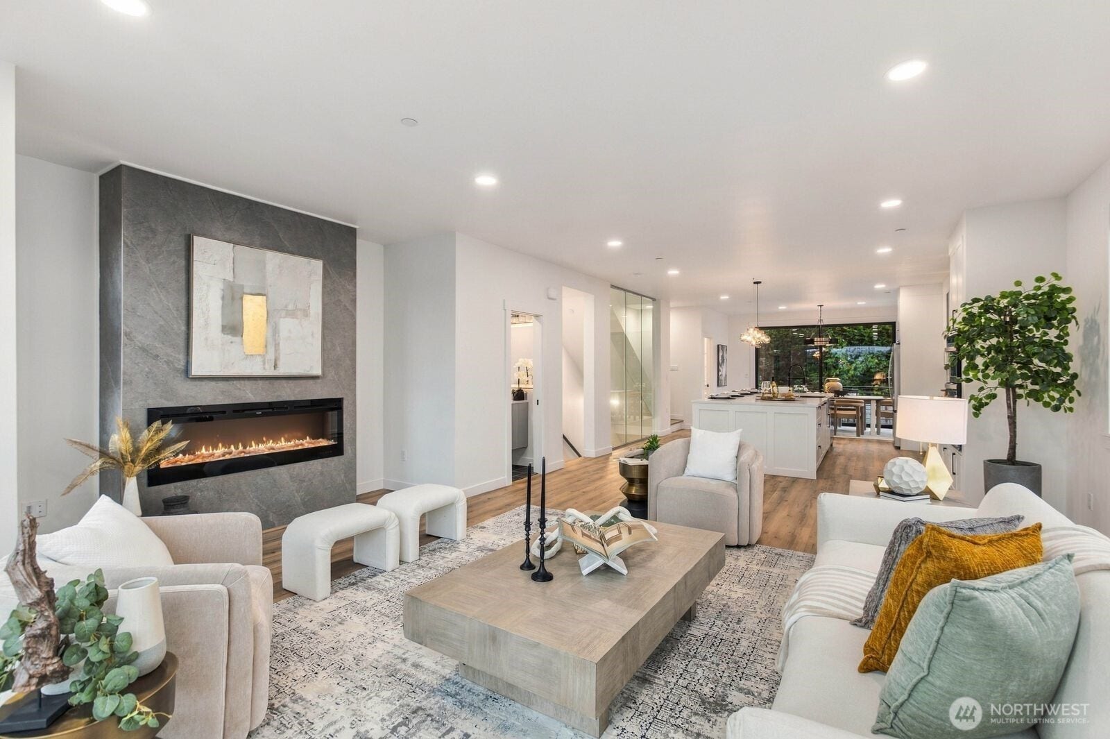 932 Duchess Road, #B-3, Bothell, WA 98012 Cozy gas fireplace creates a warm, inviting atmosphere, perfect for relaxing evenings and gathering with friends and family.