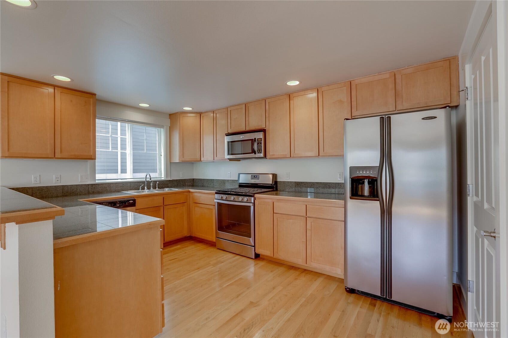 912 NW 85th Street, Seattle, WA 98117 912 NW 85th Street, Seattle, WA 98117