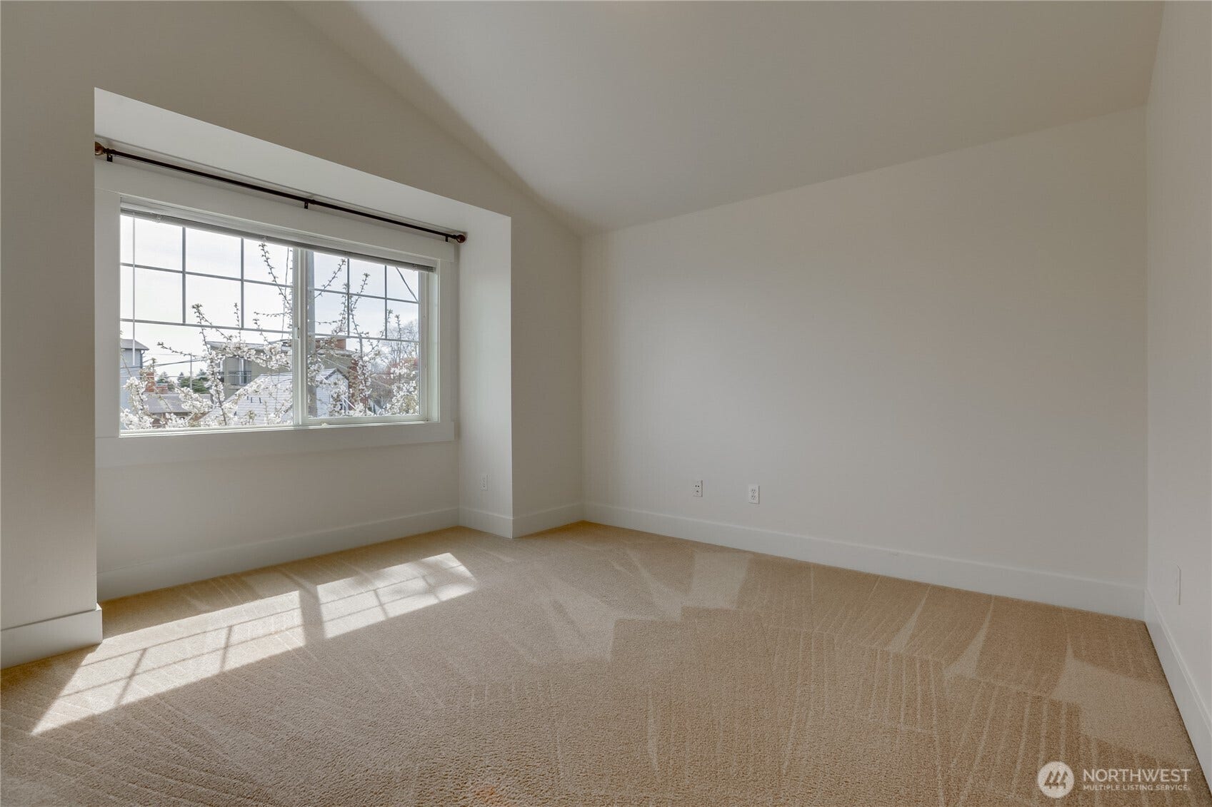 912 NW 85th Street, Seattle, WA 98117 912 NW 85th Street, Seattle, WA 98117