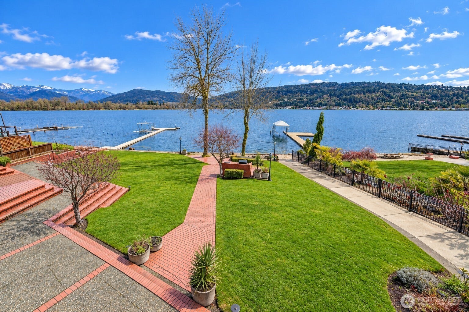 4239 206th Avenue SE, Sammamish, WA 98075 4239 206th Avenue SE, Sammamish, WA 98075