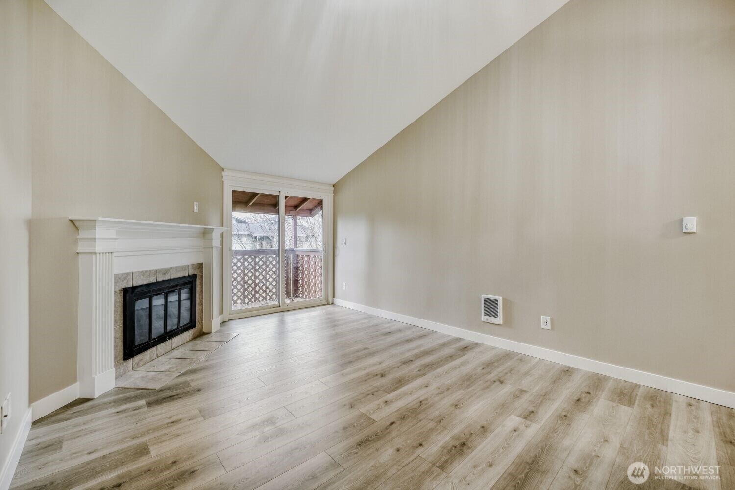 3402 I Street NE, #H202, Auburn, WA 98002