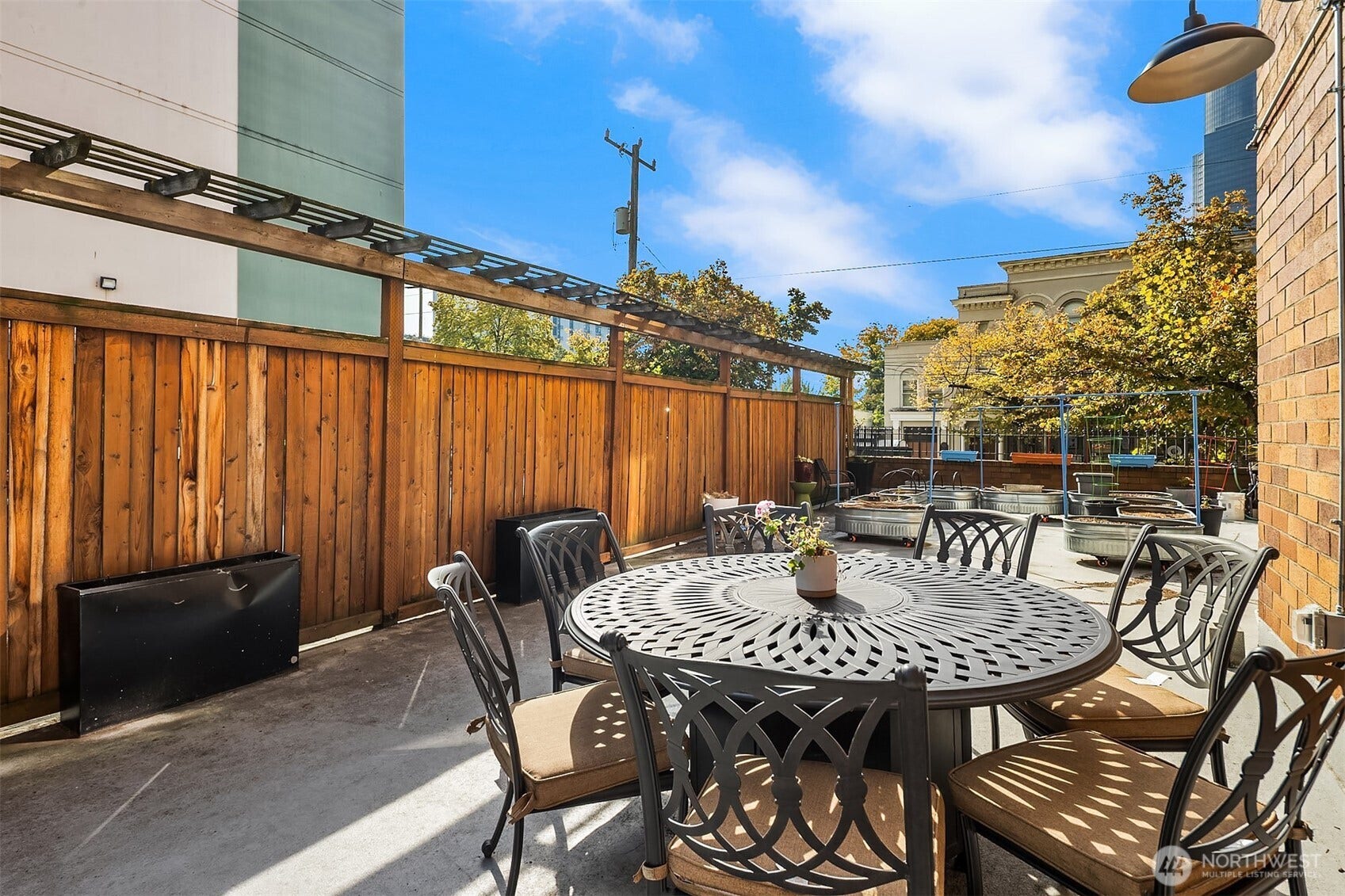 905 Cherry Street, #706, Seattle, WA 98104 Community patio and garden area.