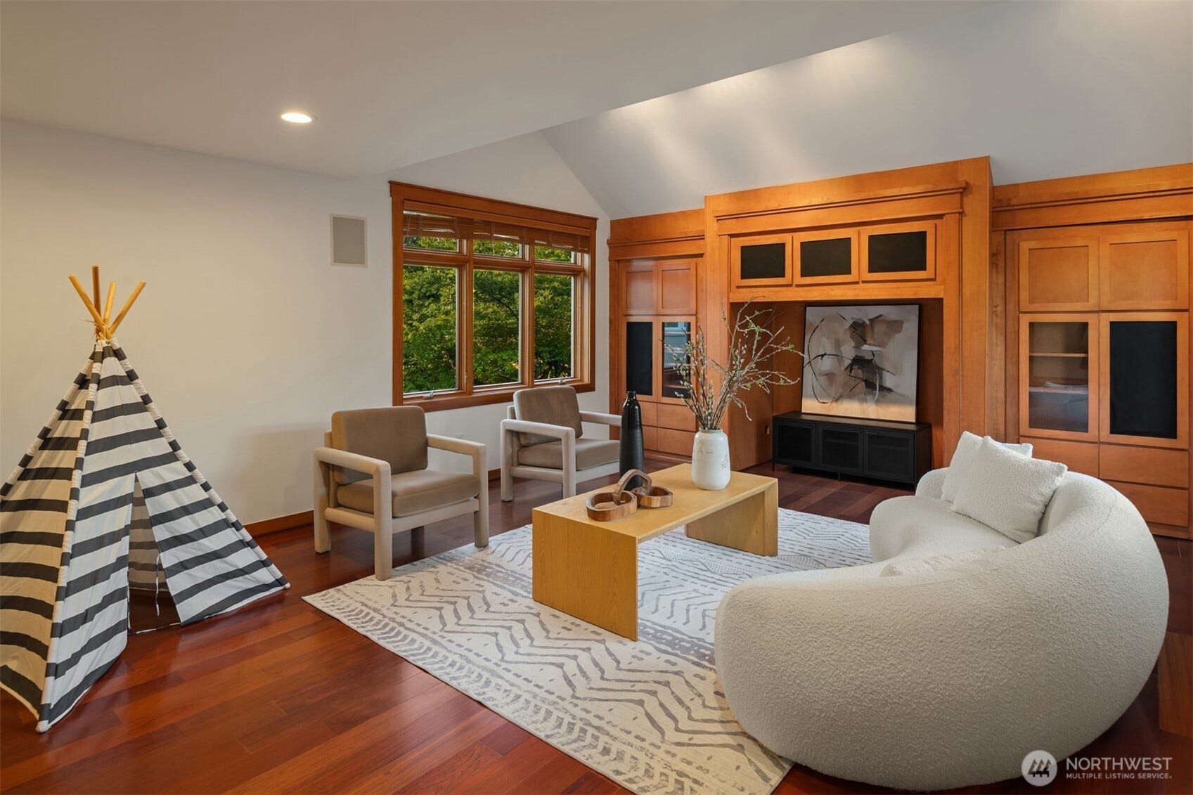 2451 204th Terrace NE, Sammamish, WA 98074 2451 204th Terrace NE, Sammamish, WA 98074