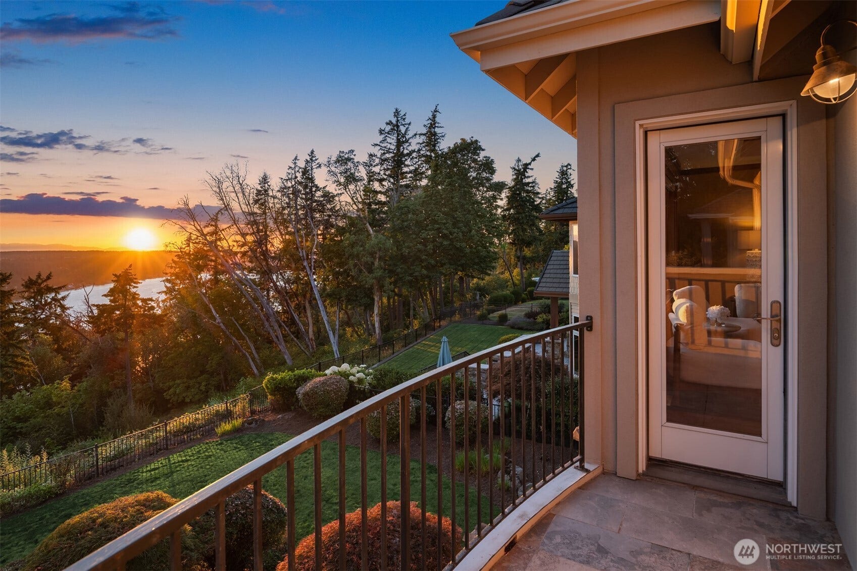 2451 204th Terrace NE, Sammamish, WA 98074 2451 204th Terrace NE, Sammamish, WA 98074